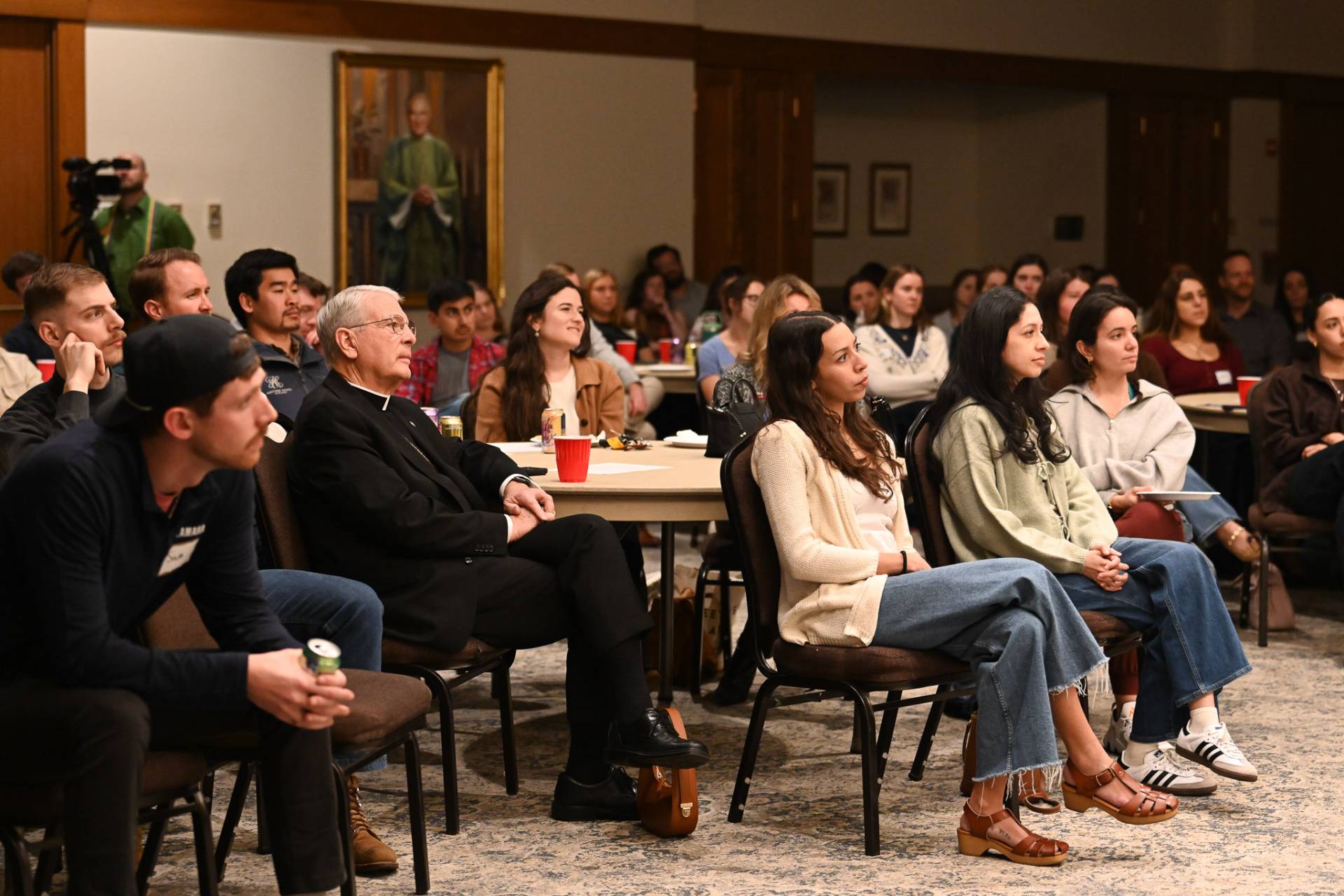 Joey's one man show audience