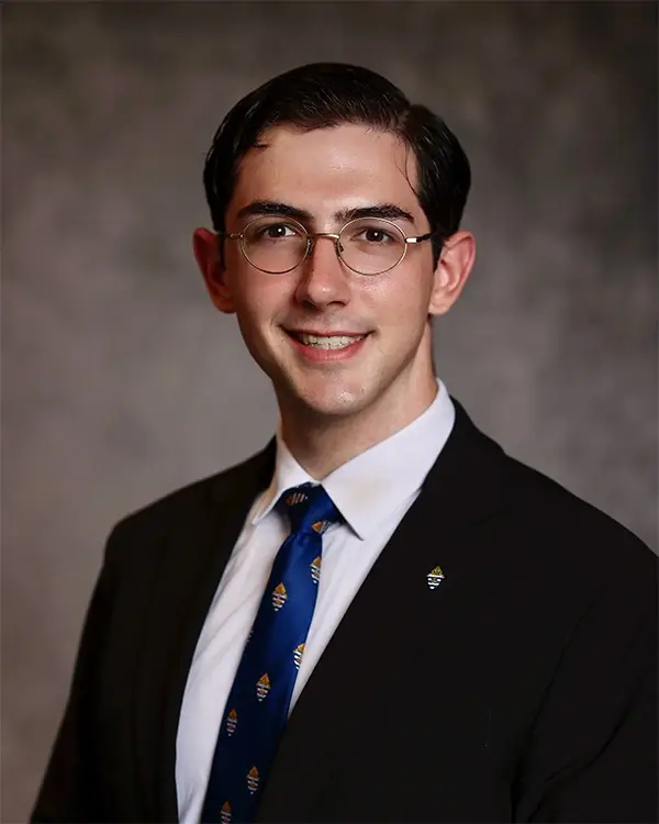 Dillon Price headshot